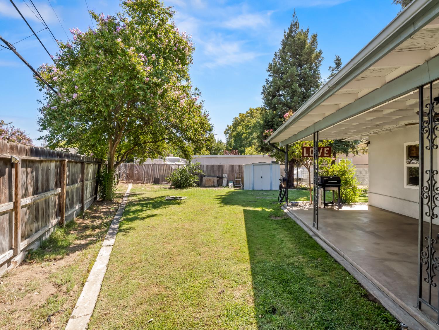 3763 E Robinson Ave, Fresno, CA 93726