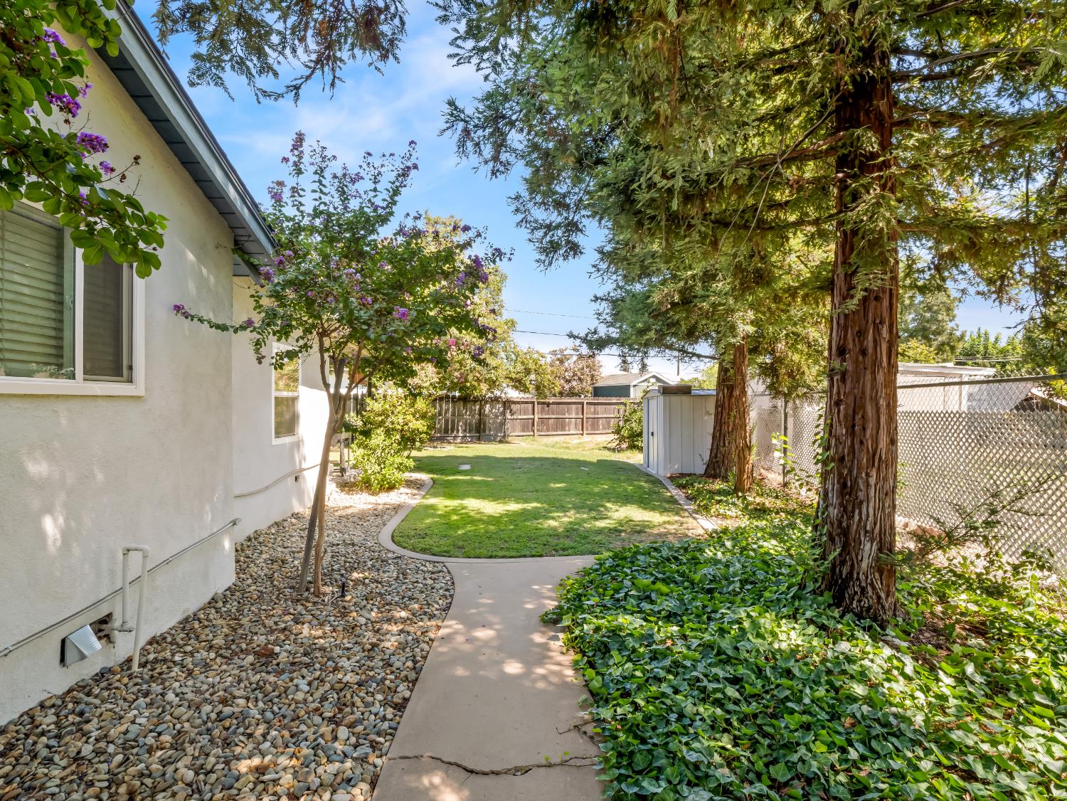 3763 E Robinson Ave, Fresno, CA 93726