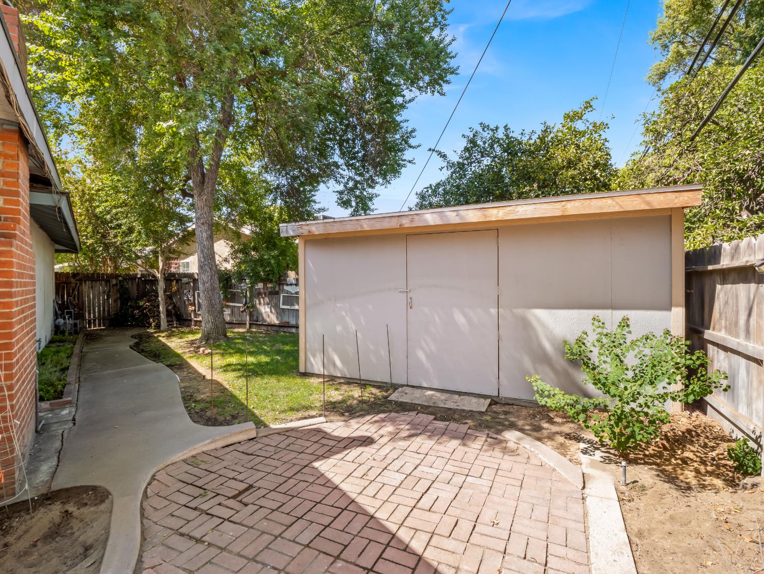 3763 E Robinson Ave, Fresno, CA 93726