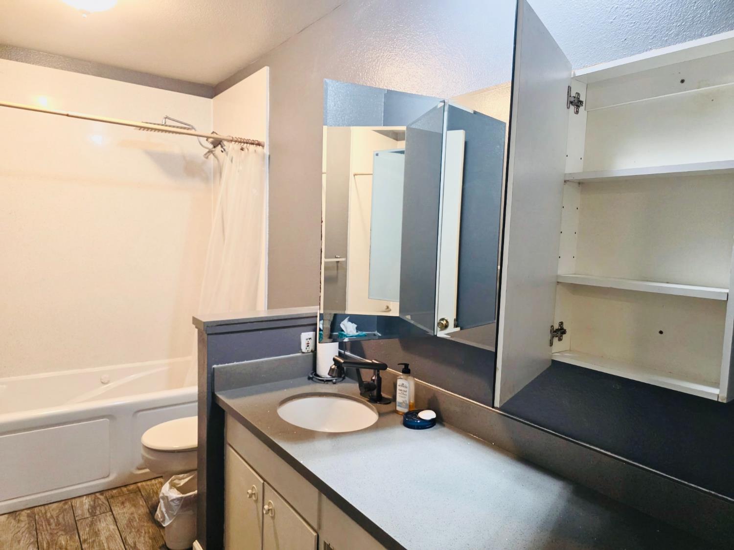 2405 Carver Rd, Modesto, CA 95350