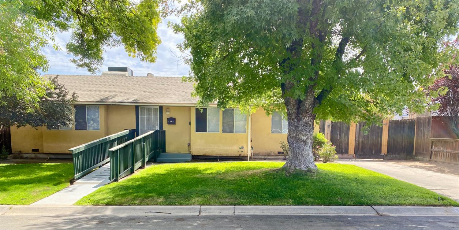 138 E Bellaire Way, Fresno, CA 93704