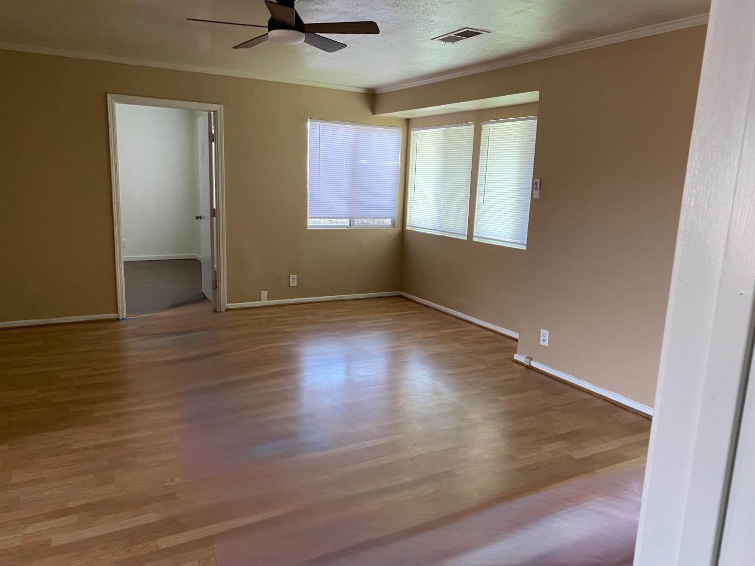 138 E Bellaire Way, Fresno, CA 93704
