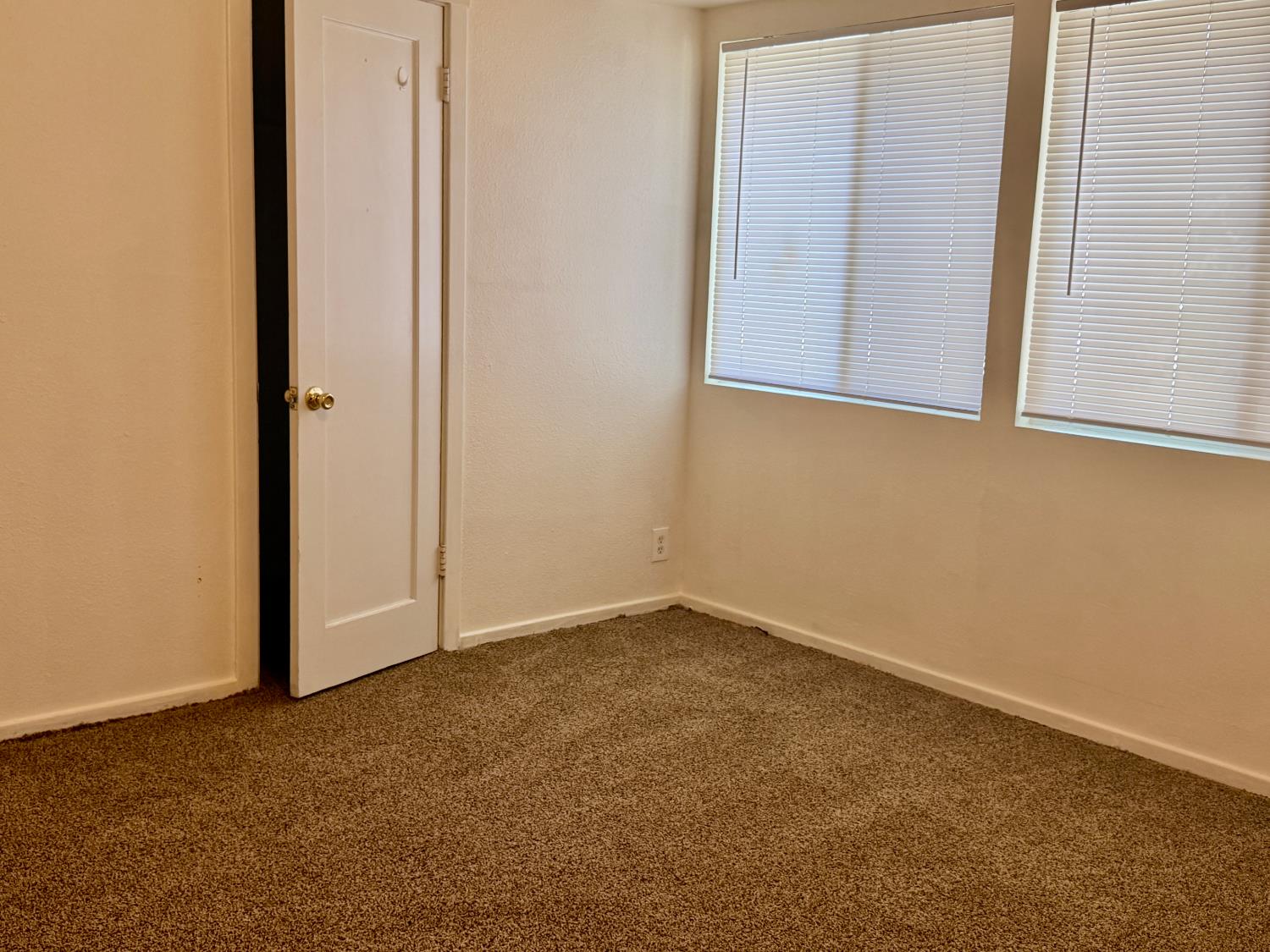 138 E Bellaire Way, Fresno, CA 93704