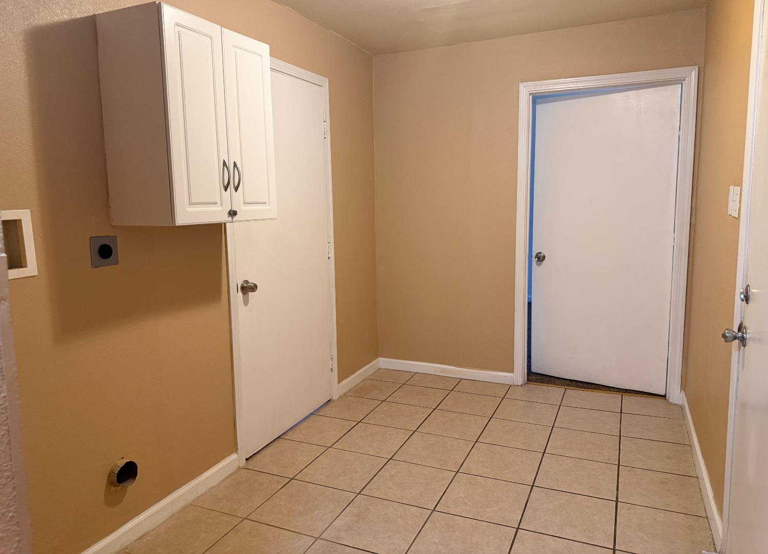 138 E Bellaire Way, Fresno, CA 93704
