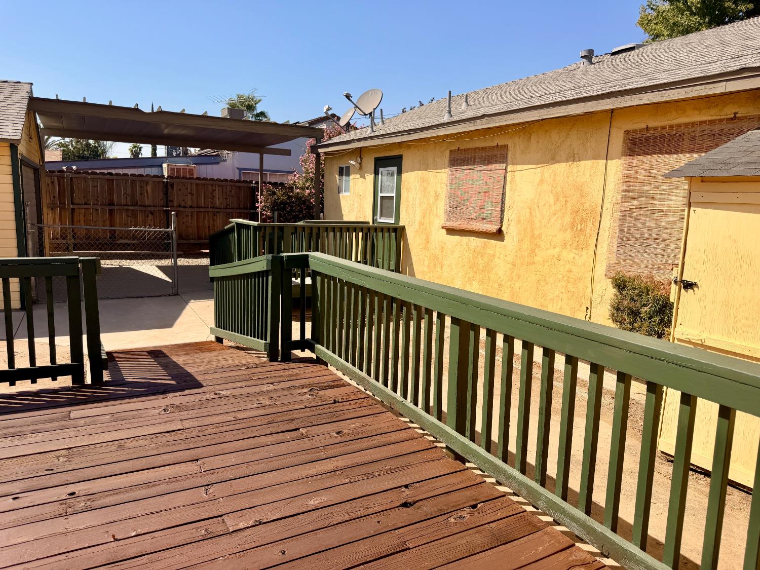 138 E Bellaire Way, Fresno, CA 93704