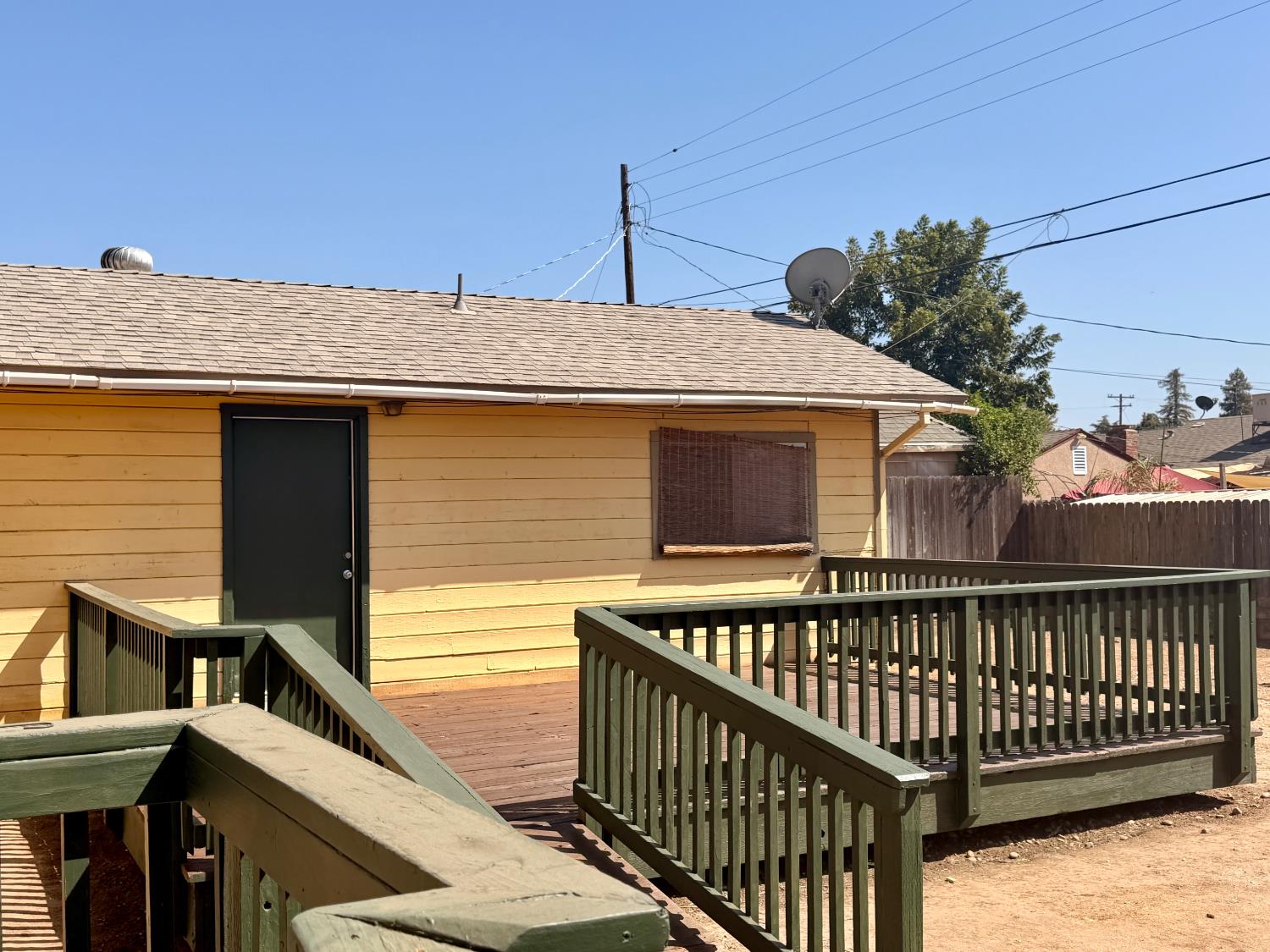 138 E Bellaire Way, Fresno, CA 93704