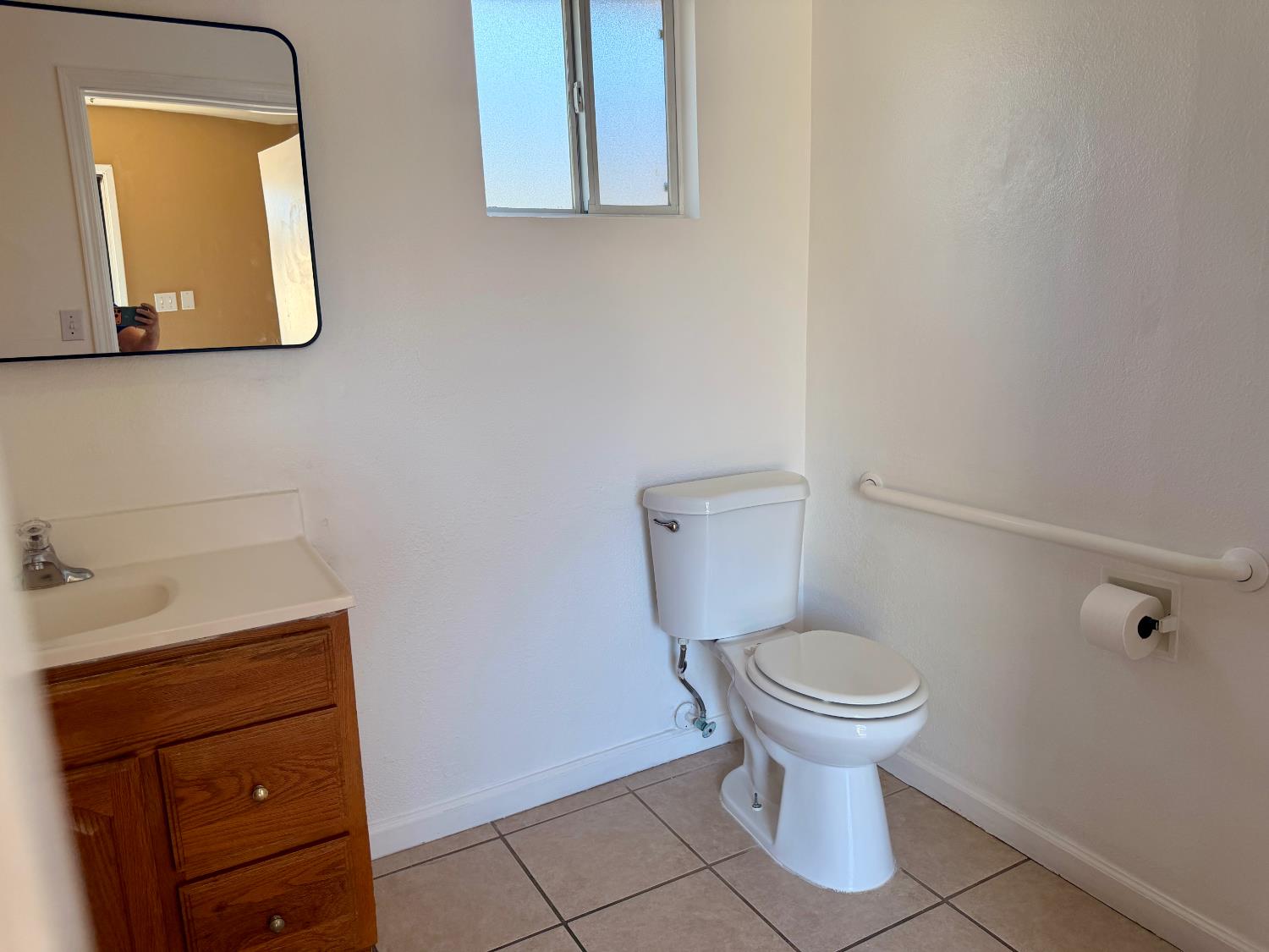 138 E Bellaire Way, Fresno, CA 93704