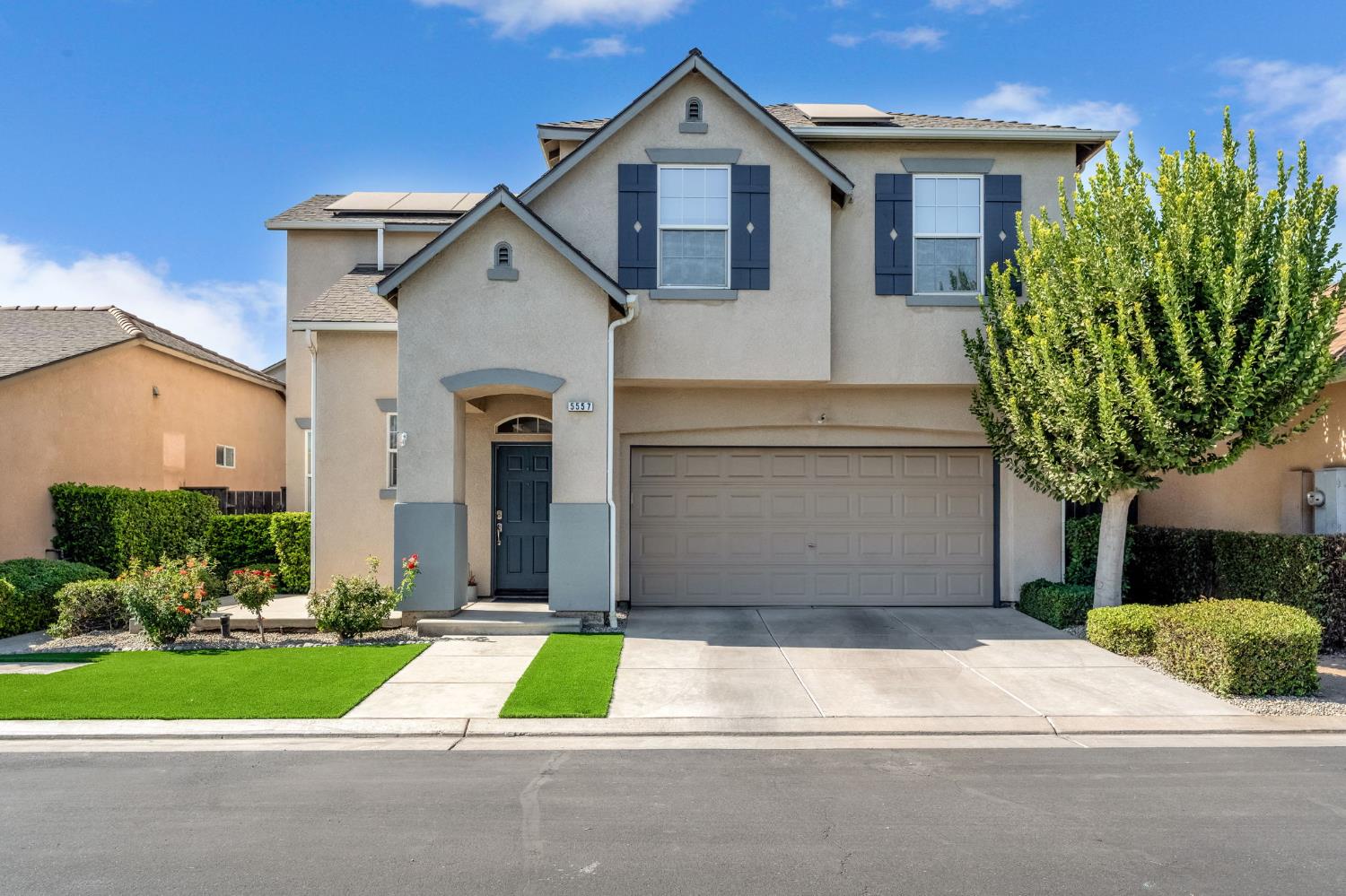 5557 N Citrus Ln, Fresno, CA 93711