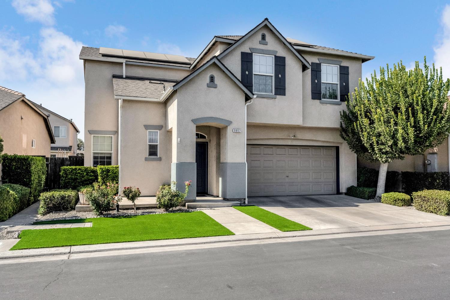 5557 N Citrus Ln, Fresno, CA 93711