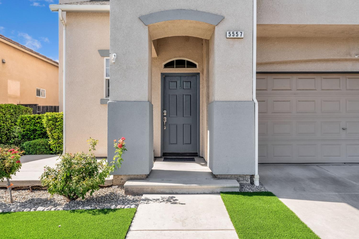 5557 N Citrus Ln, Fresno, CA 93711