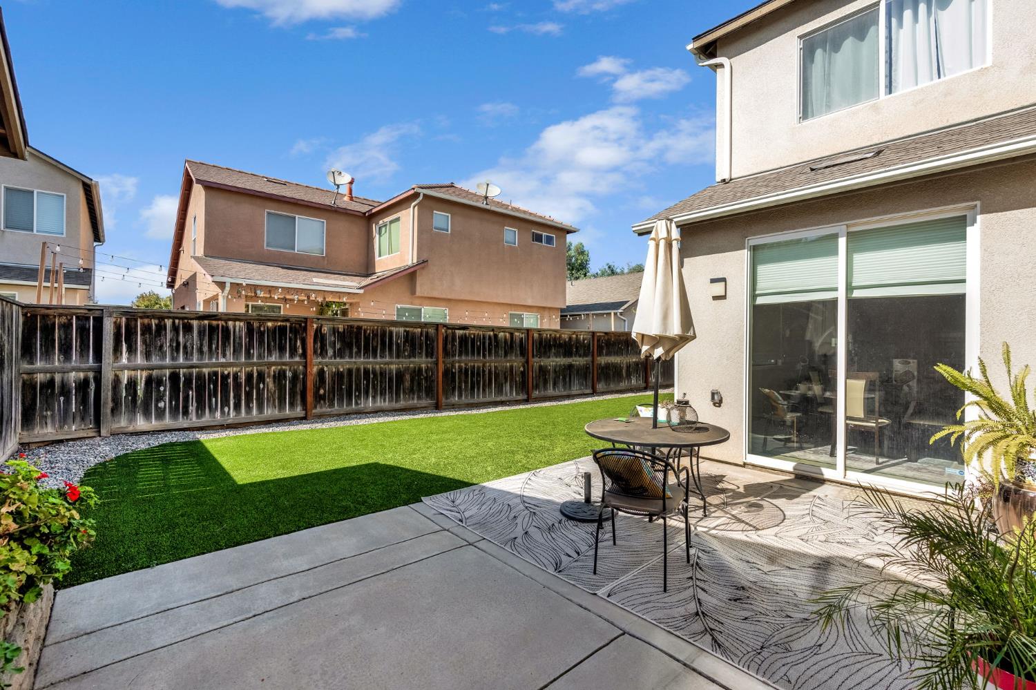 5557 N Citrus Ln, Fresno, CA 93711