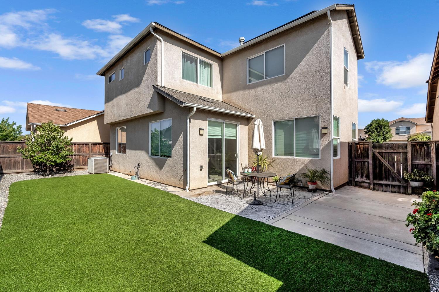 5557 N Citrus Ln, Fresno, CA 93711