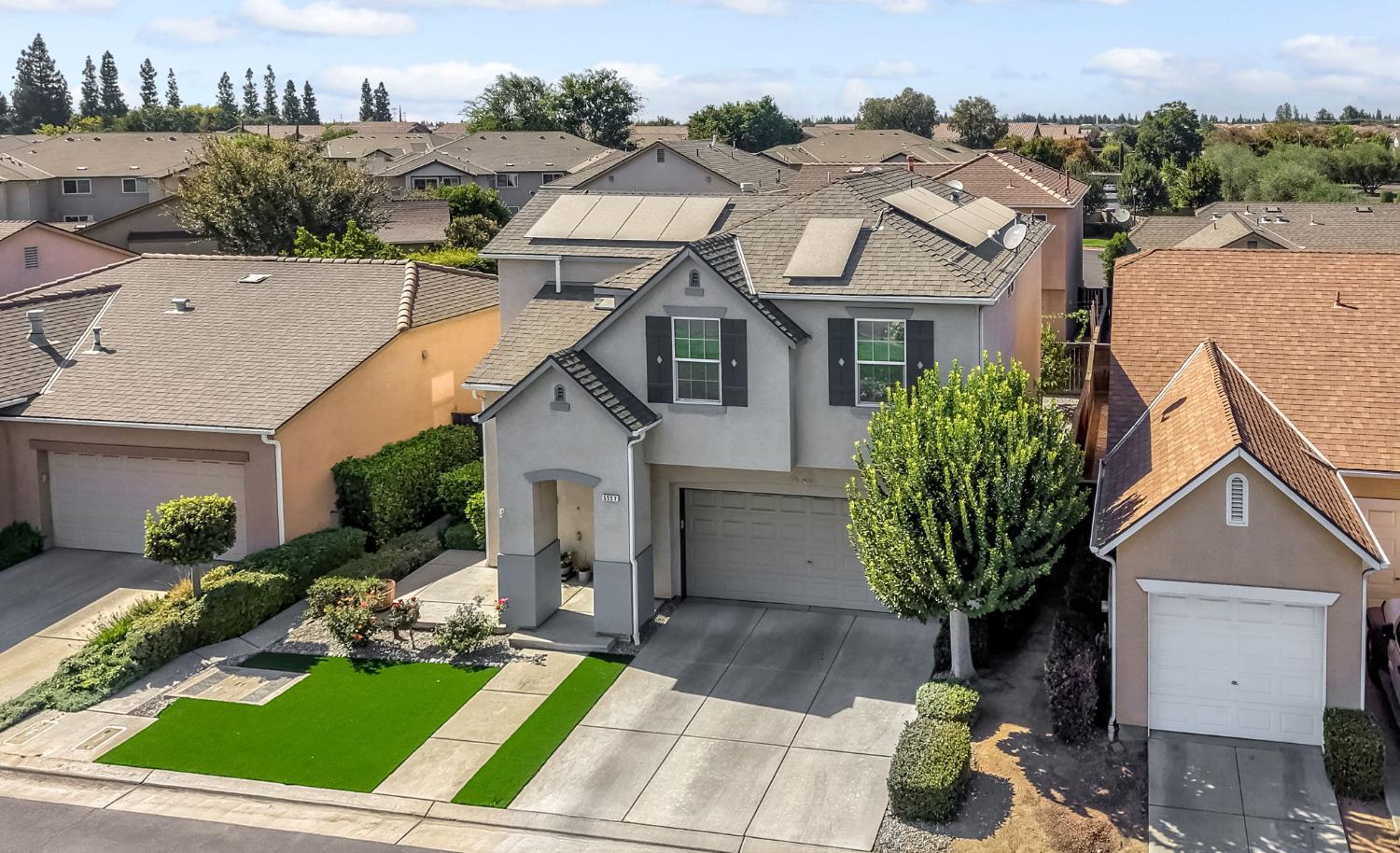 5557 N Citrus Ln, Fresno, CA 93711