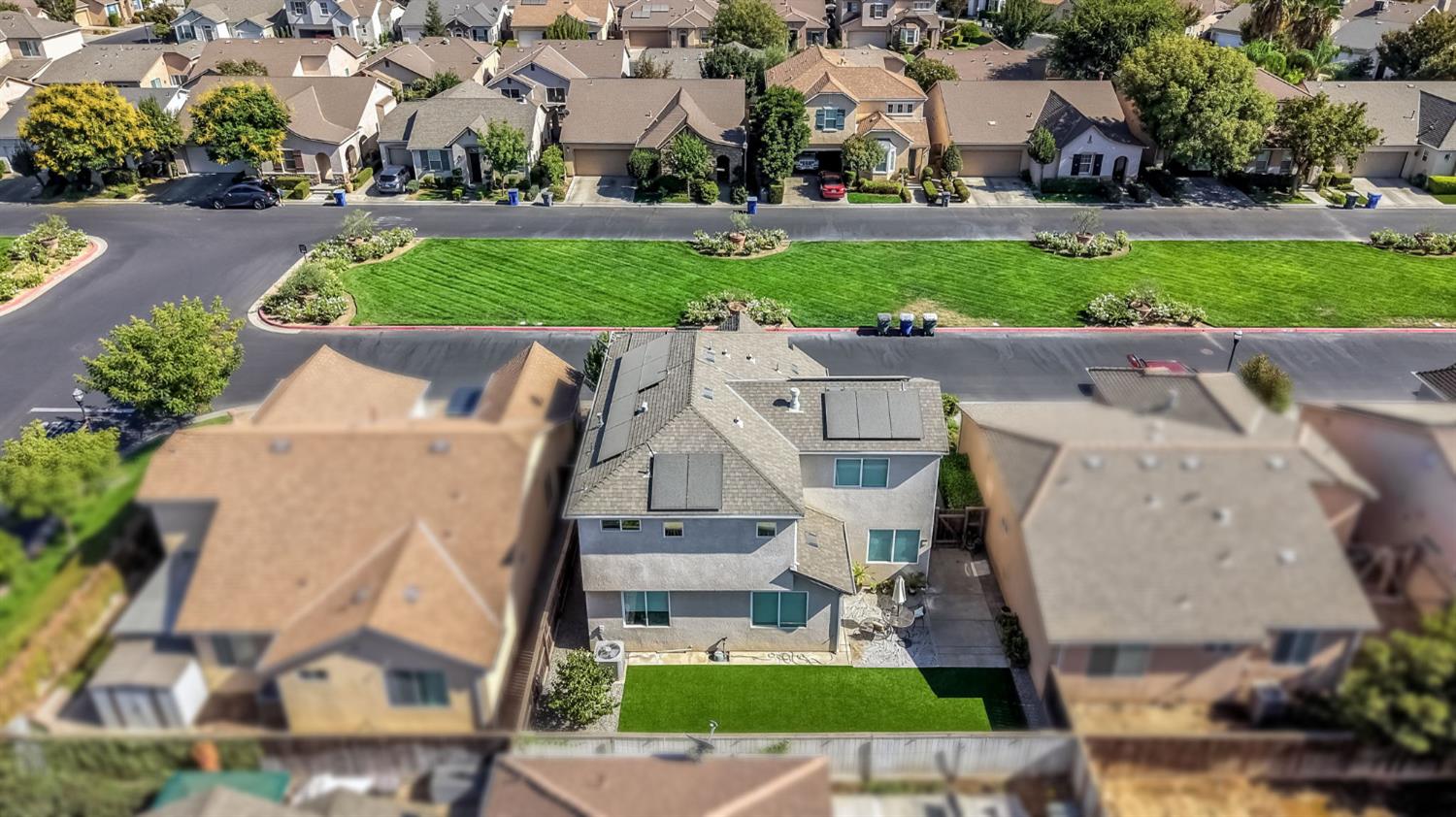 5557 N Citrus Ln, Fresno, CA 93711