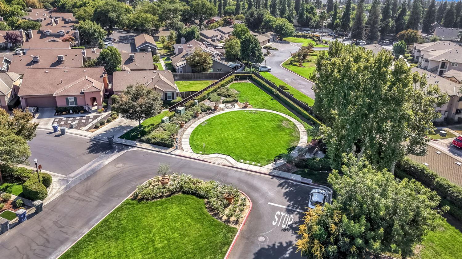 5557 N Citrus Ln, Fresno, CA 93711