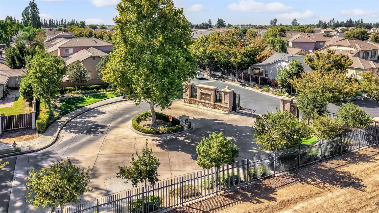 5557 N Citrus Ln, Fresno, CA 93711