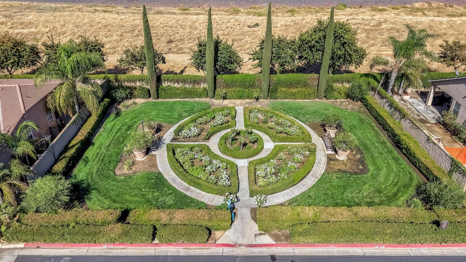5557 N Citrus Ln, Fresno, CA 93711