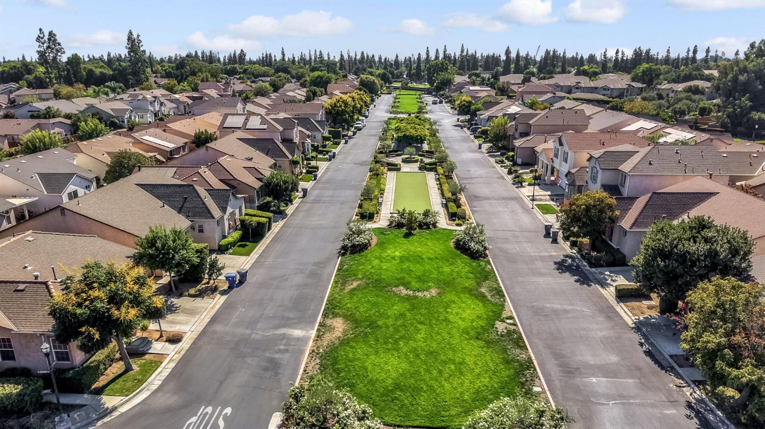 5557 N Citrus Ln, Fresno, CA 93711