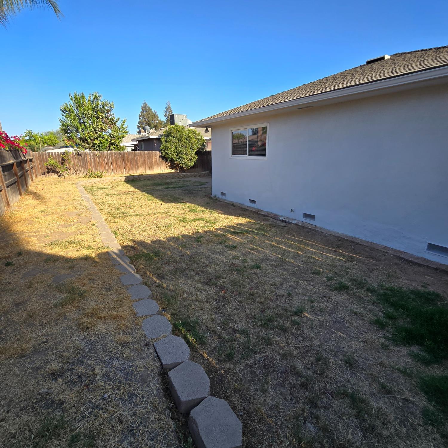 3138 W Norwich Ave, Fresno, CA 93722