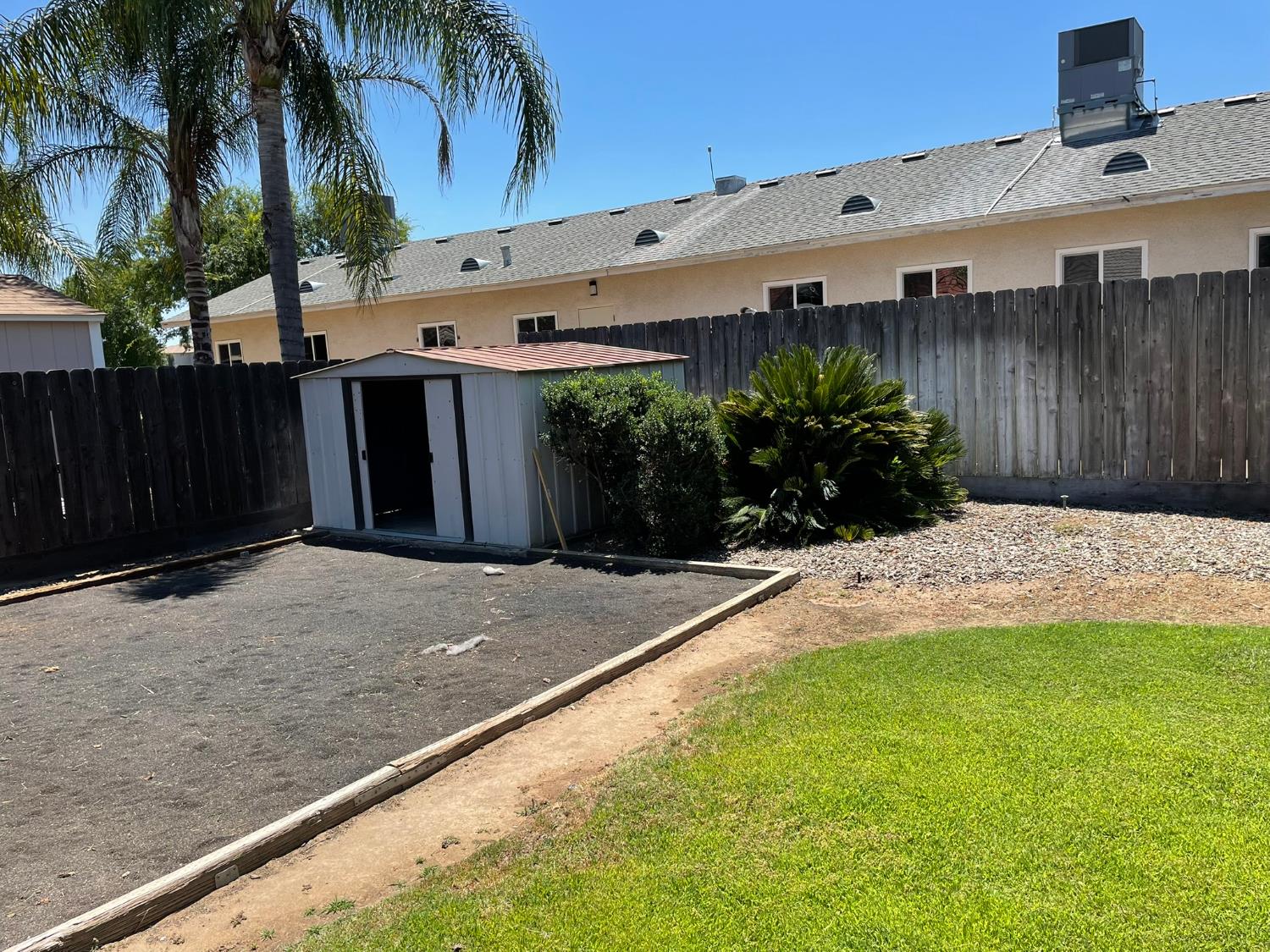 368 W Gibson Ave, Clovis, CA 93612