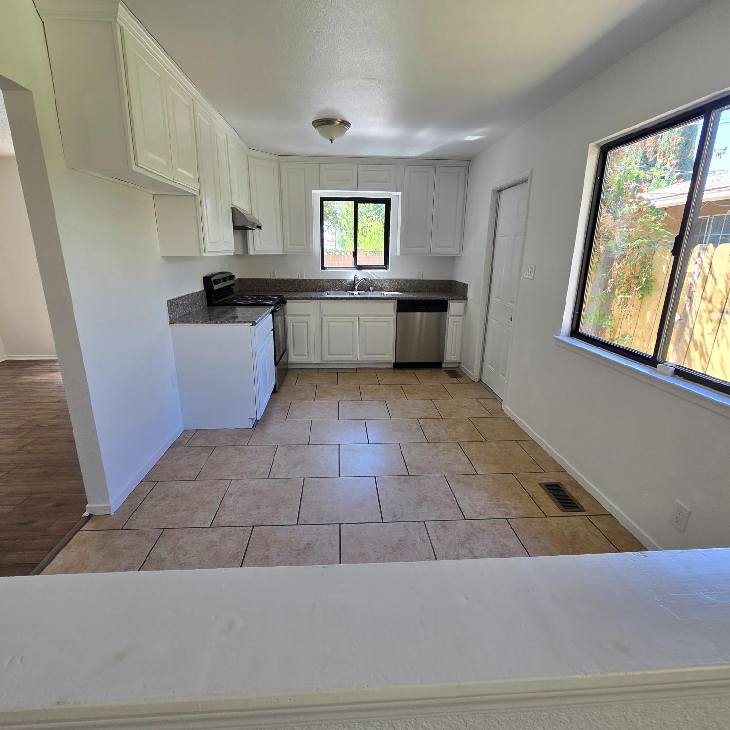 3625 N Lafayette Ave, Fresno, CA 93705