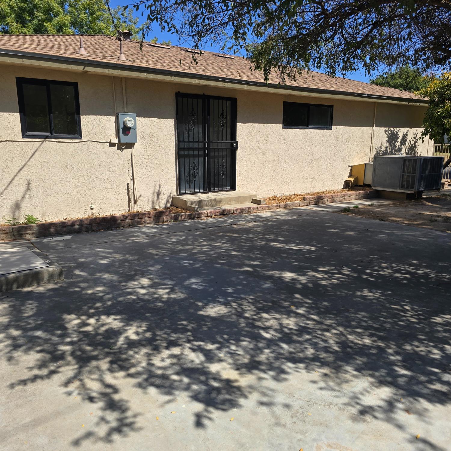 3625 N Lafayette Ave, Fresno, CA 93705