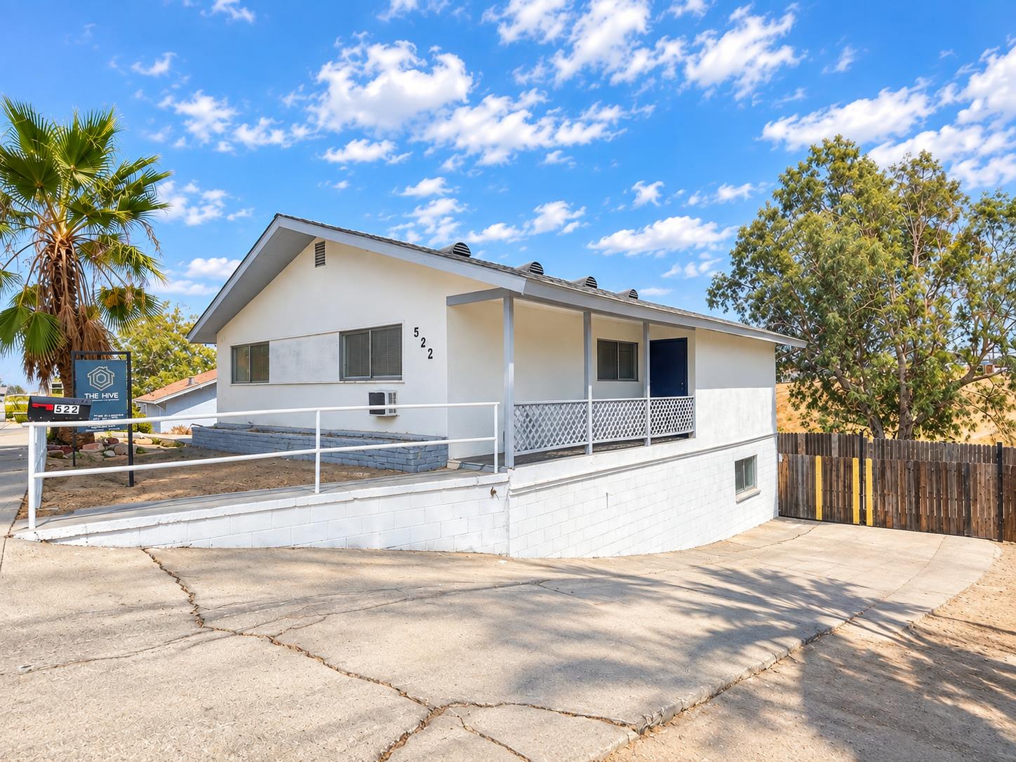 522 Garfield Ave, Taft, CA 93268