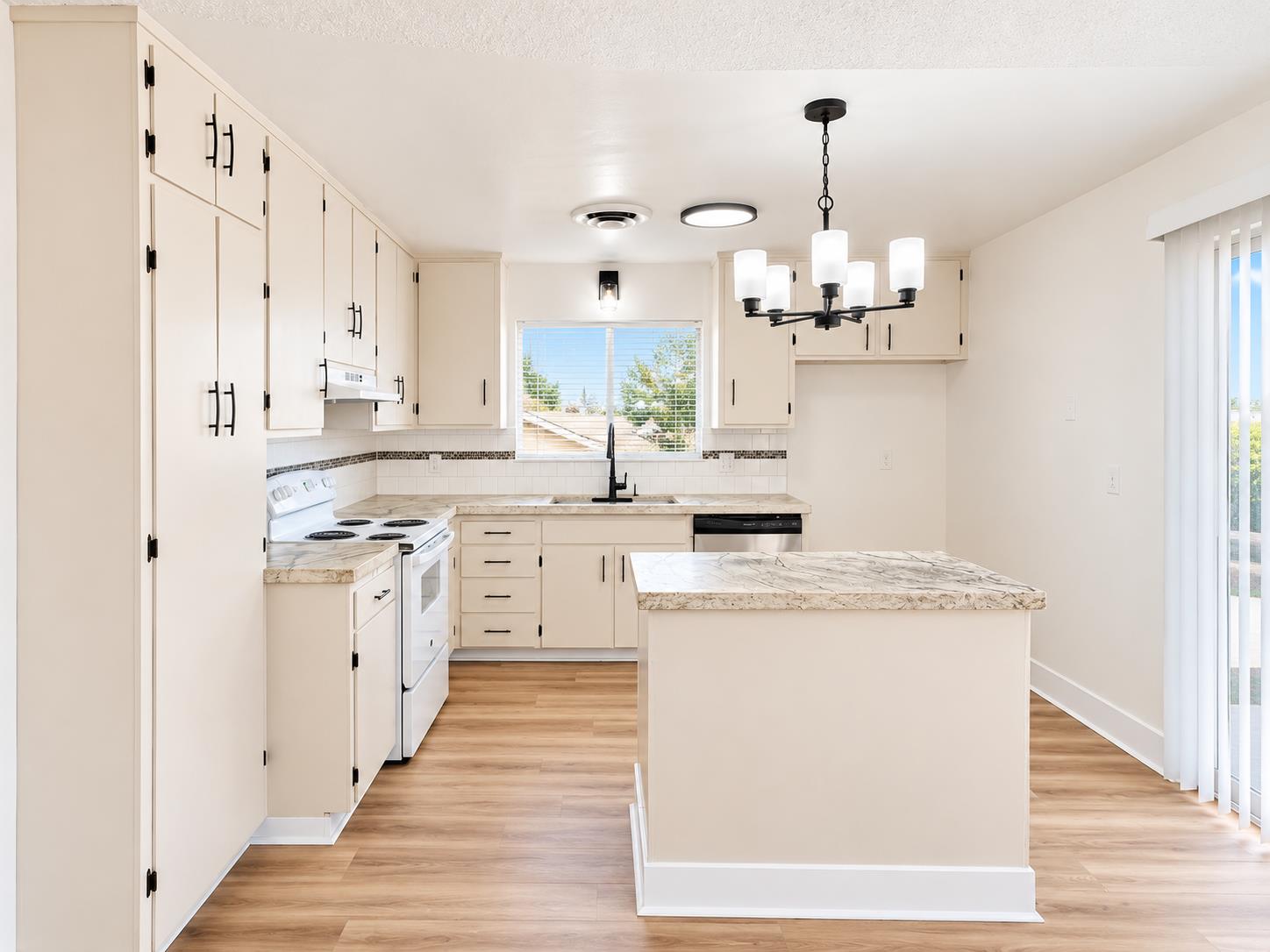 522 Garfield Ave, Taft, CA 93268