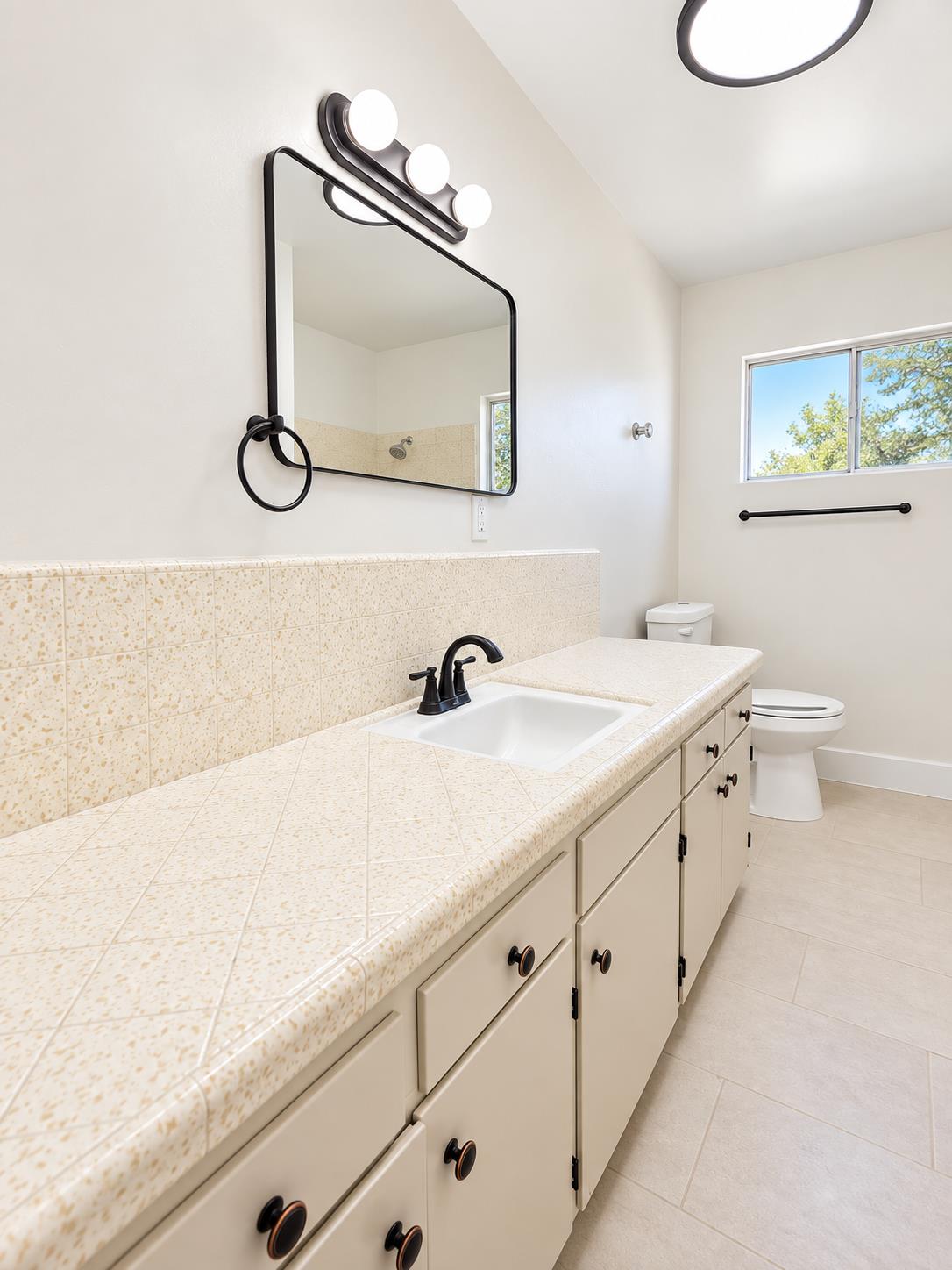 522 Garfield Ave, Taft, CA 93268