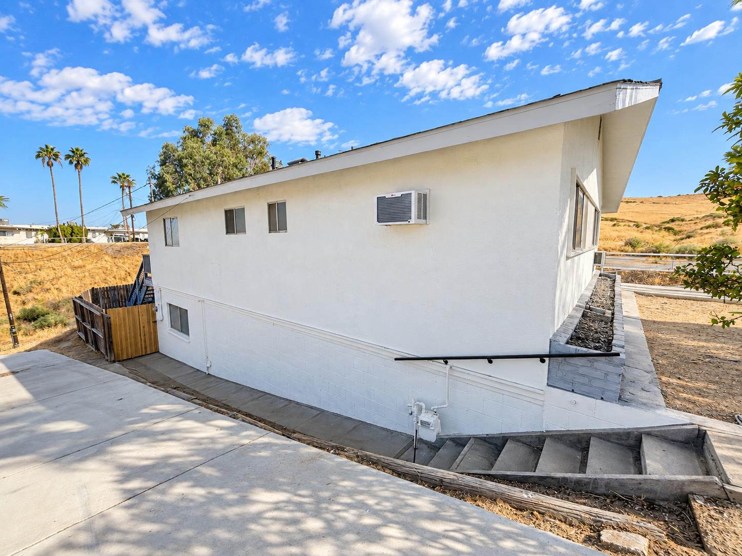522 Garfield Ave, Taft, CA 93268
