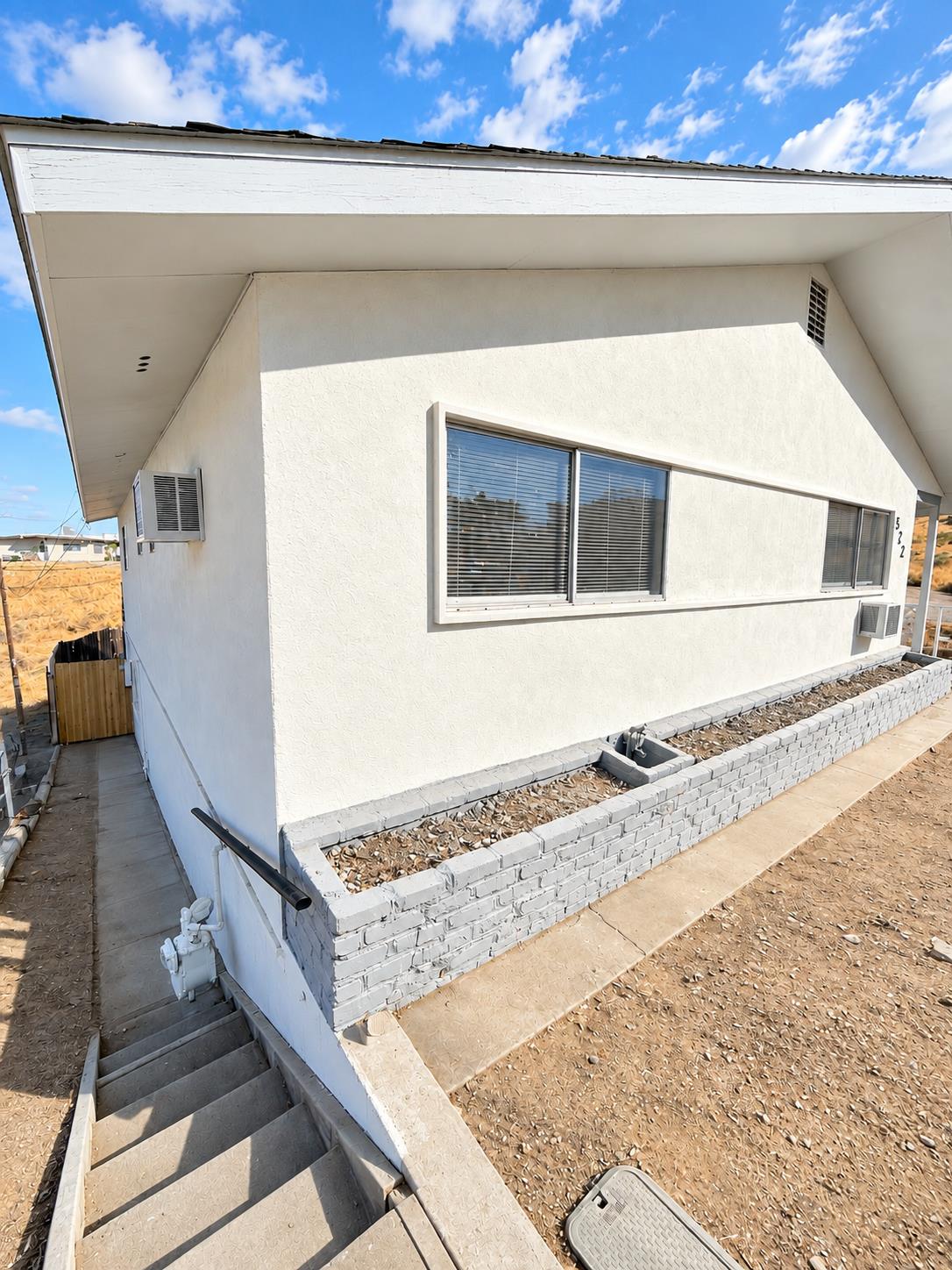 522 Garfield Ave, Taft, CA 93268