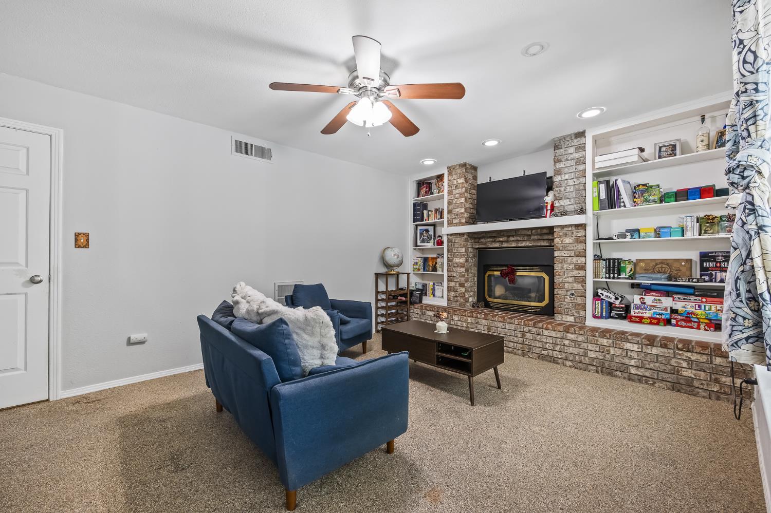 6578 N Safford, Fresno, CA 93711