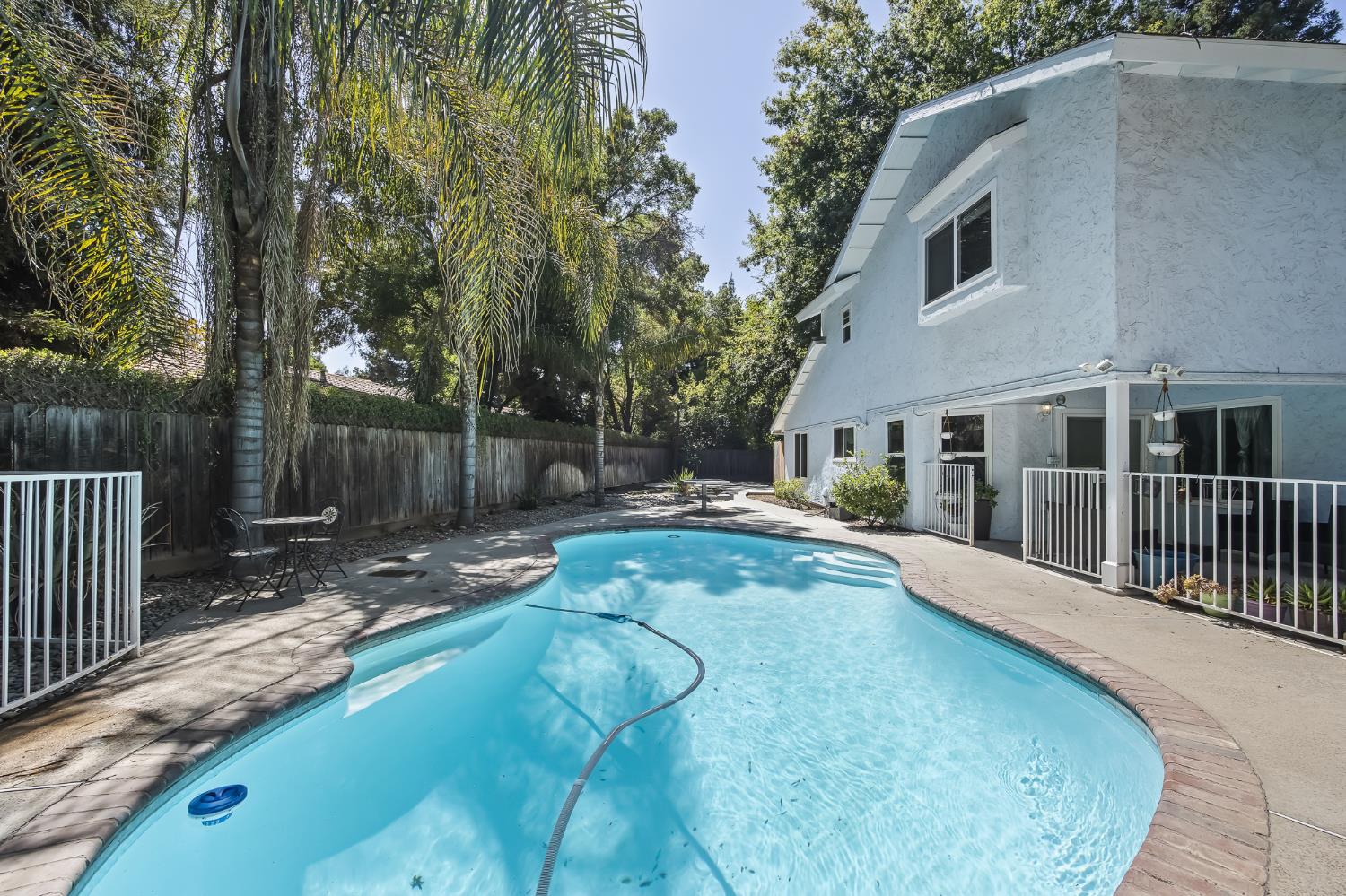 6578 N Safford, Fresno, CA 93711