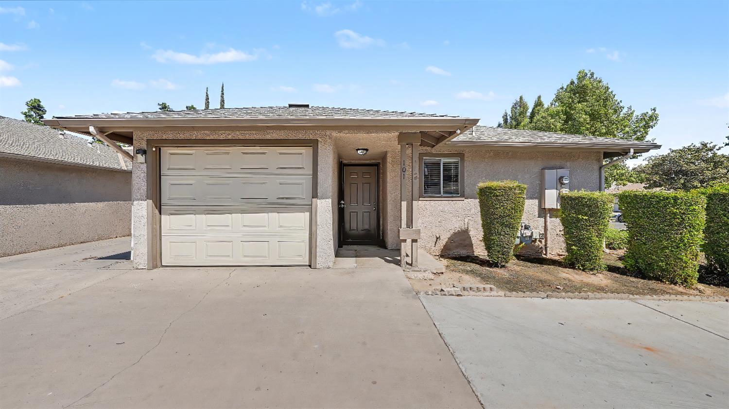 1575 N Pleasant, Fresno, CA 93728
