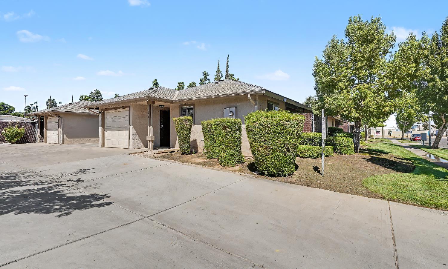 1575 N Pleasant, Fresno, CA 93728