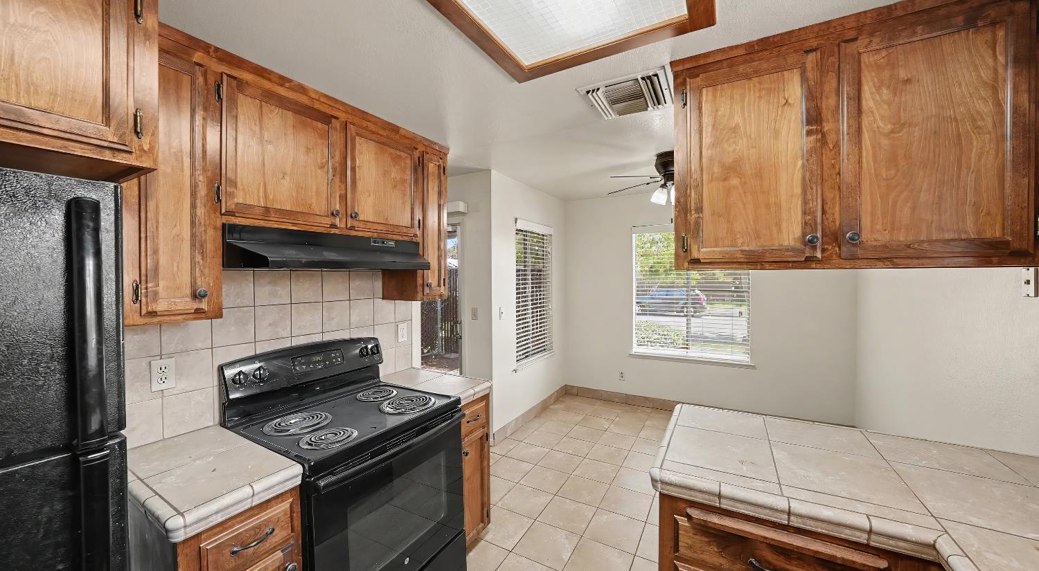 1575 N Pleasant, Fresno, CA 93728