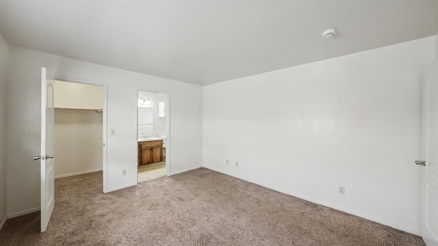 1575 N Pleasant, Fresno, CA 93728