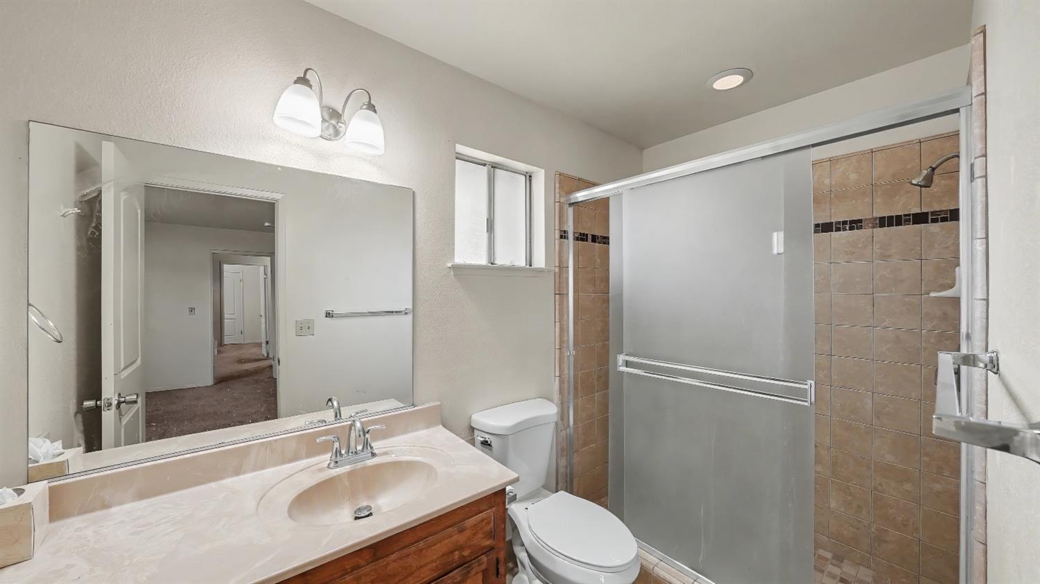 1575 N Pleasant, Fresno, CA 93728