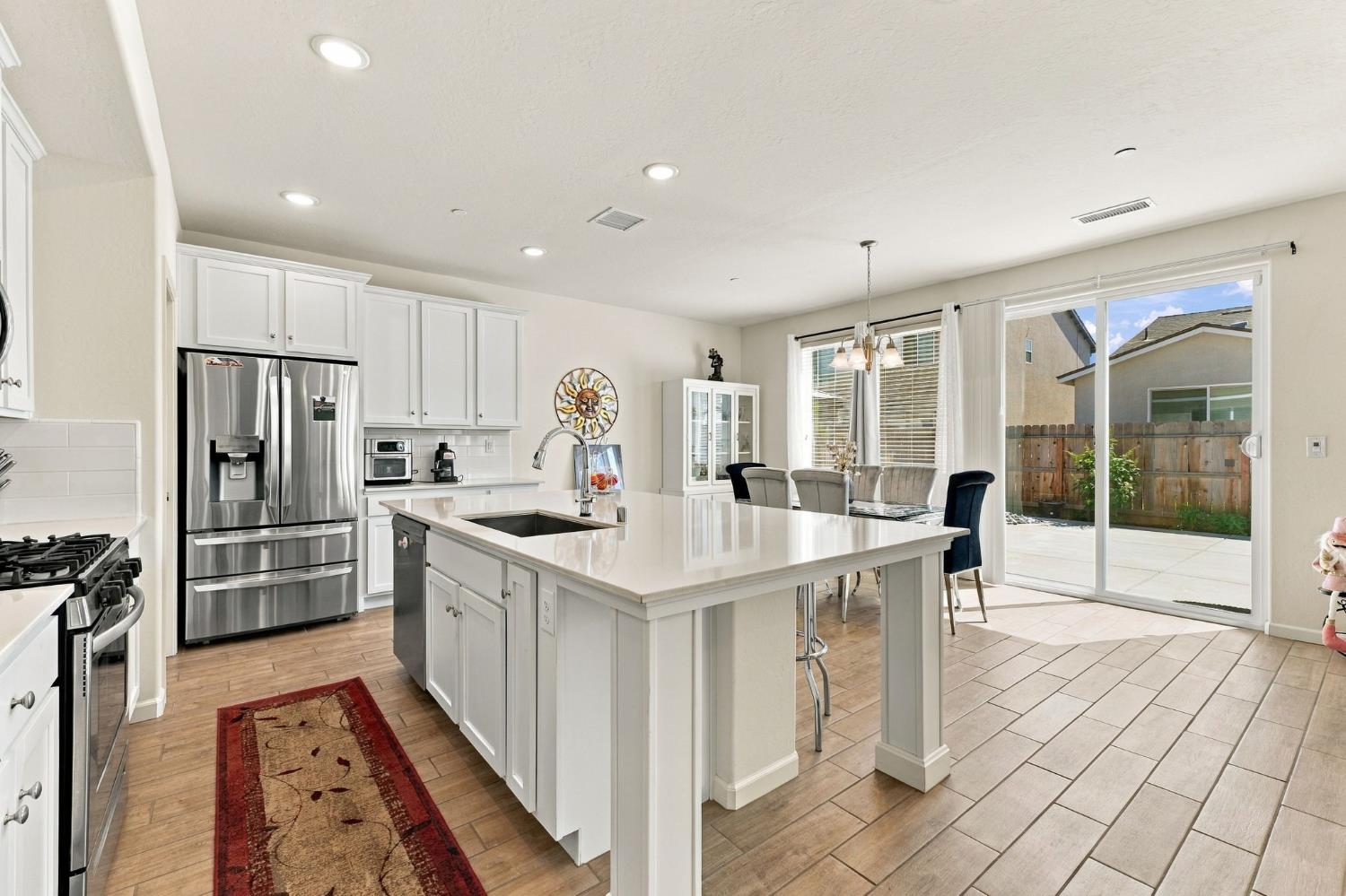 6585 E Huffman Ave, Fresno, CA 93727