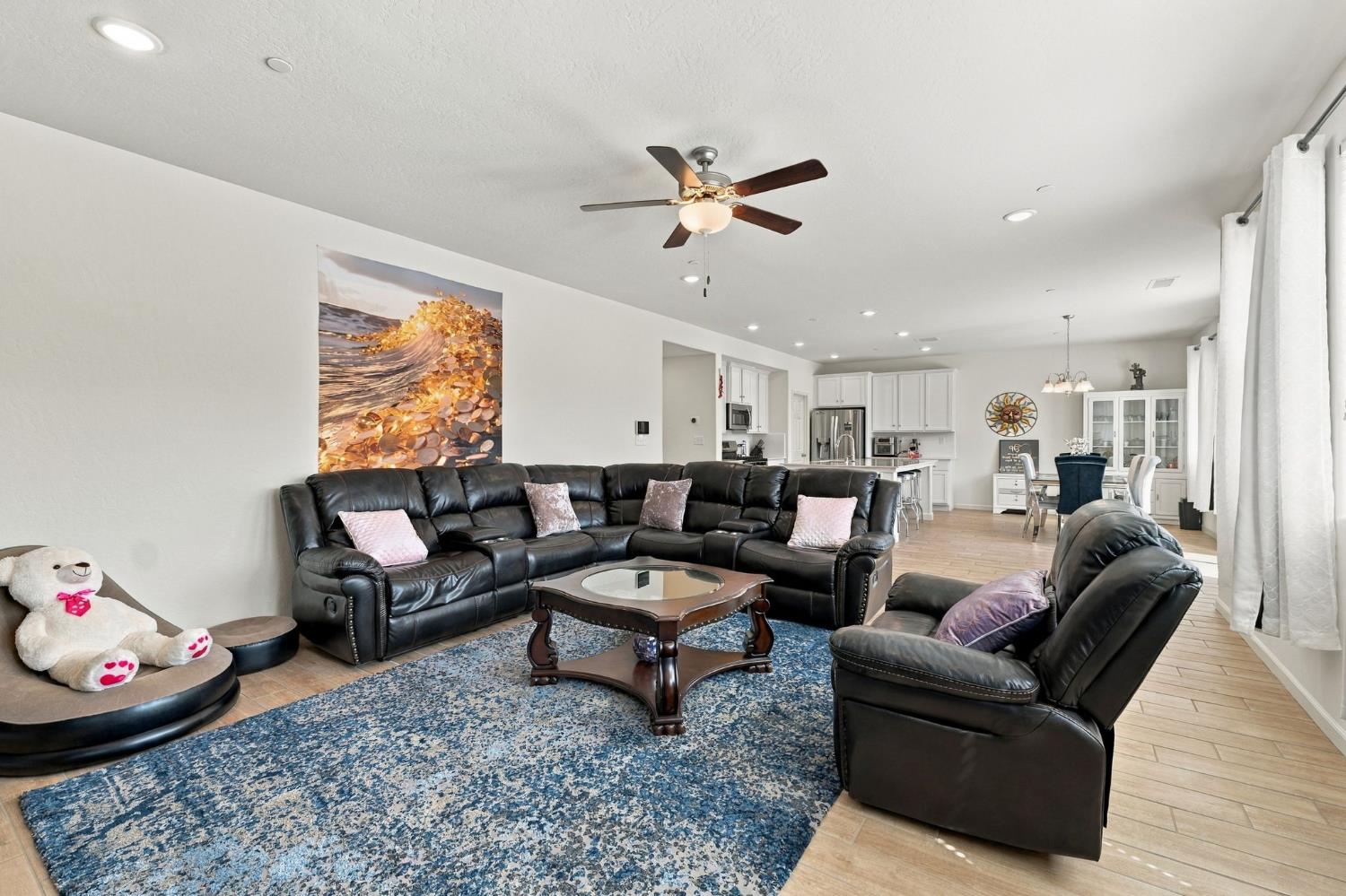 6585 E Huffman Ave, Fresno, CA 93727