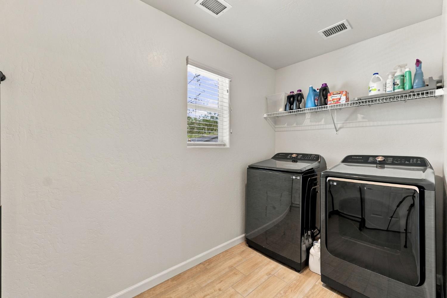 6585 E Huffman Ave, Fresno, CA 93727