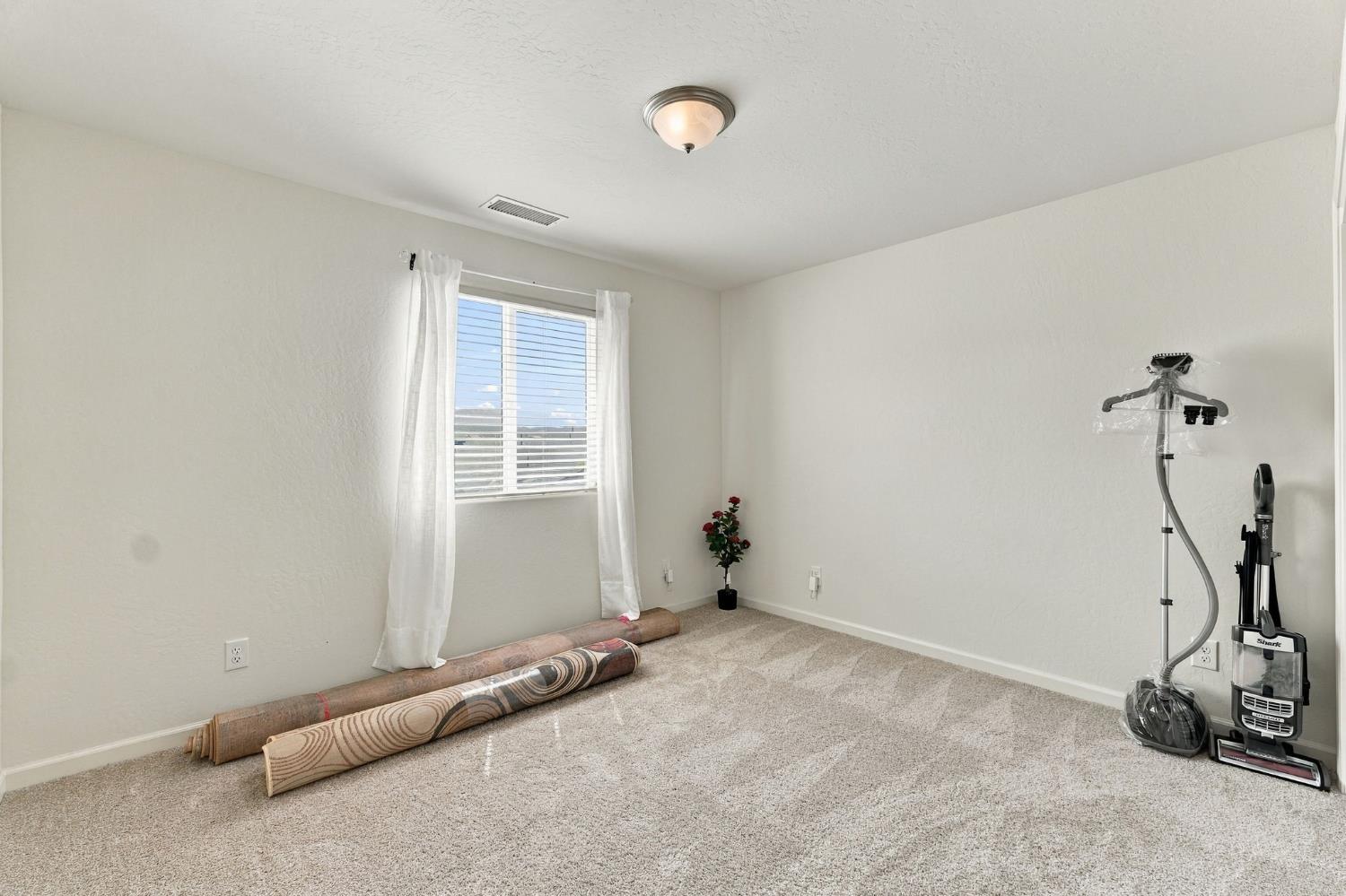 6585 E Huffman Ave, Fresno, CA 93727