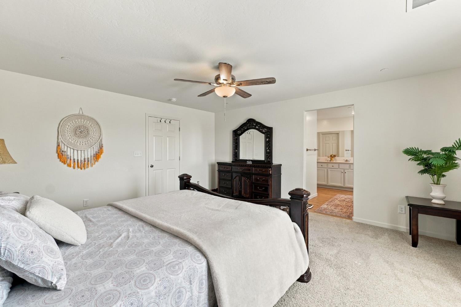 6585 E Huffman Ave, Fresno, CA 93727