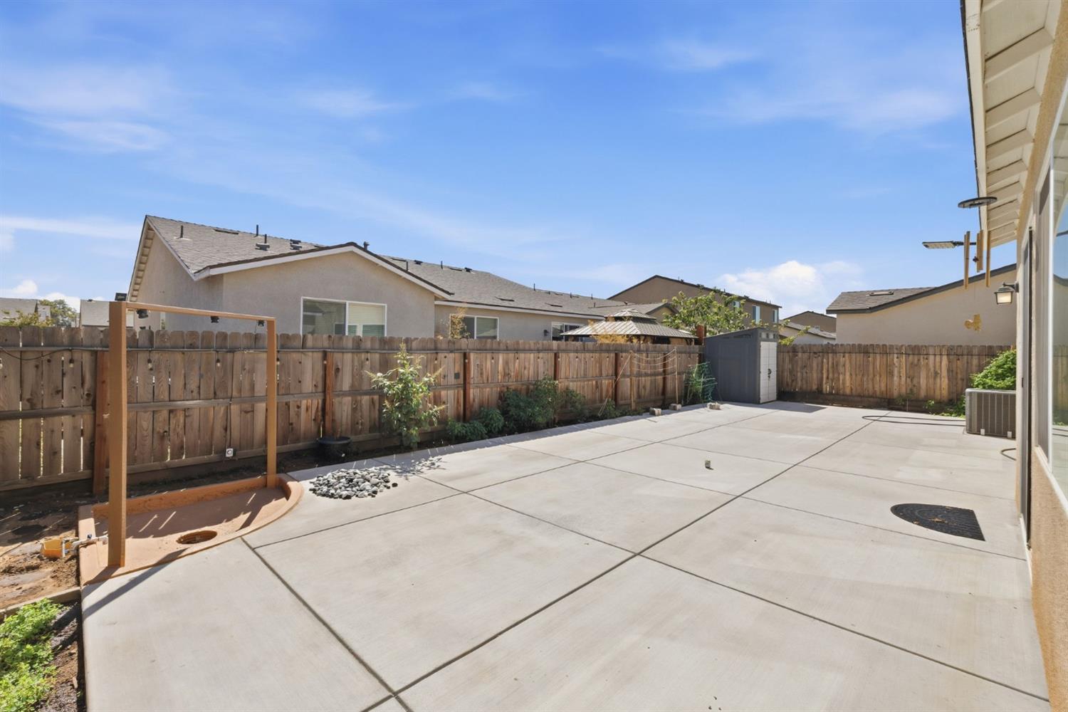 6585 E Huffman Ave, Fresno, CA 93727