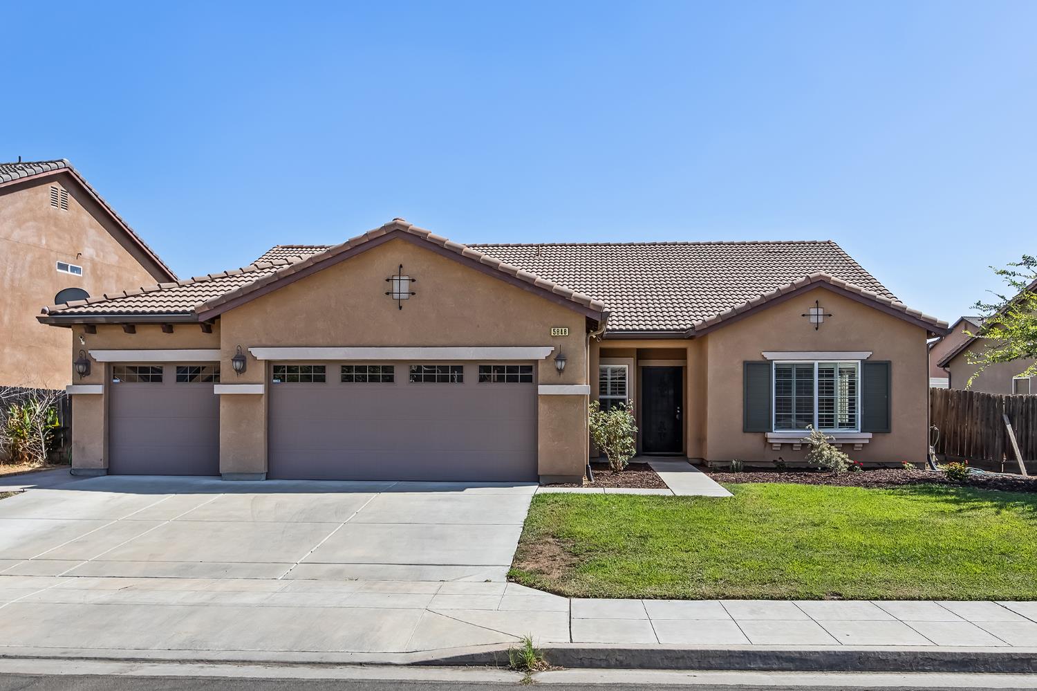 5848 E Platt Ave, Fresno, CA 93727