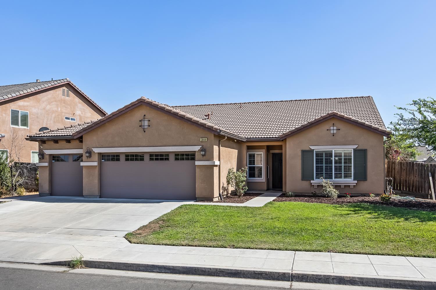 5848 E Platt Ave, Fresno, CA 93727