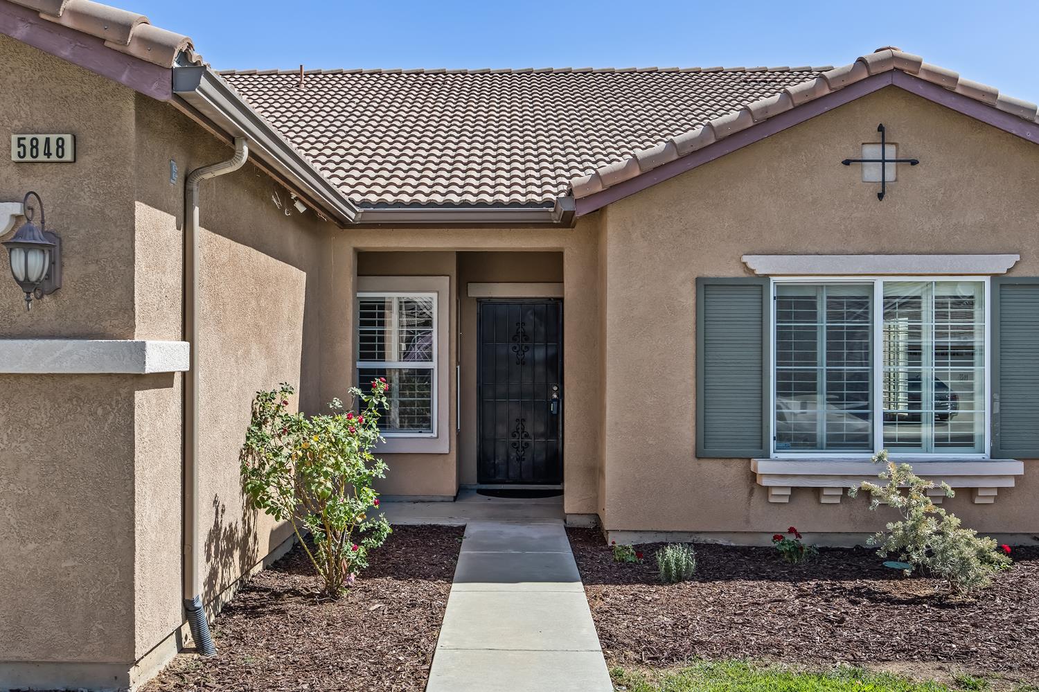5848 E Platt Ave, Fresno, CA 93727