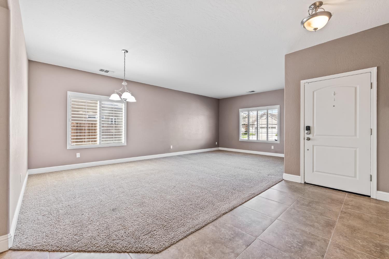 5848 E Platt Ave, Fresno, CA 93727