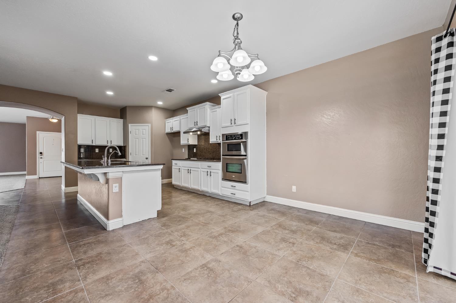 5848 E Platt Ave, Fresno, CA 93727