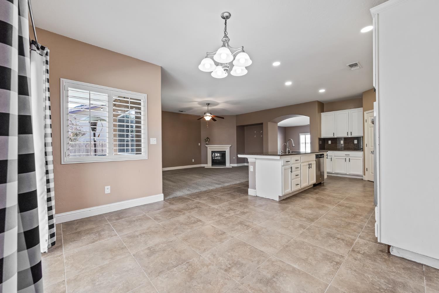 5848 E Platt Ave, Fresno, CA 93727